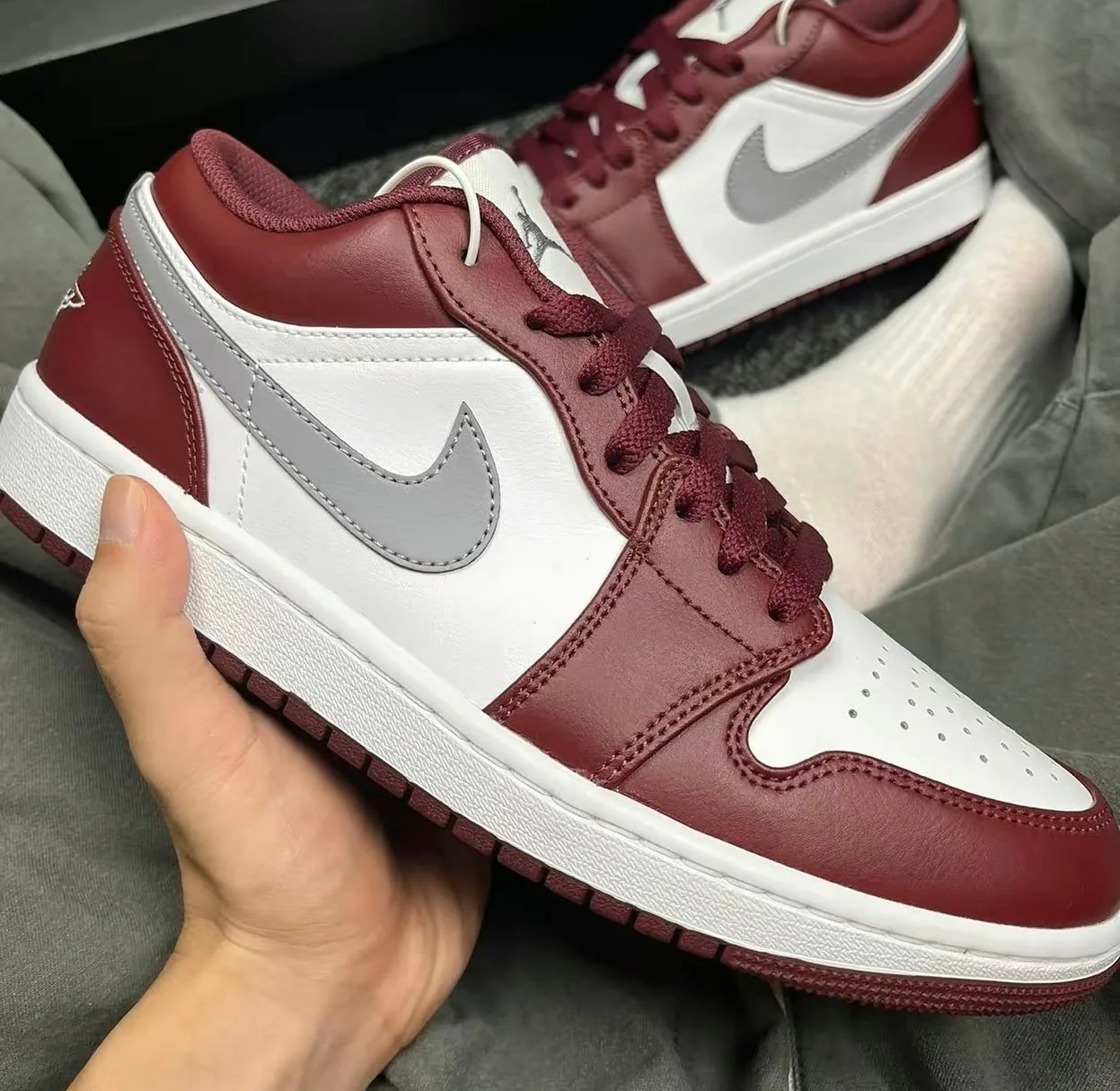 Nike Air Jordan 1 Low Bordeaux - Image 4