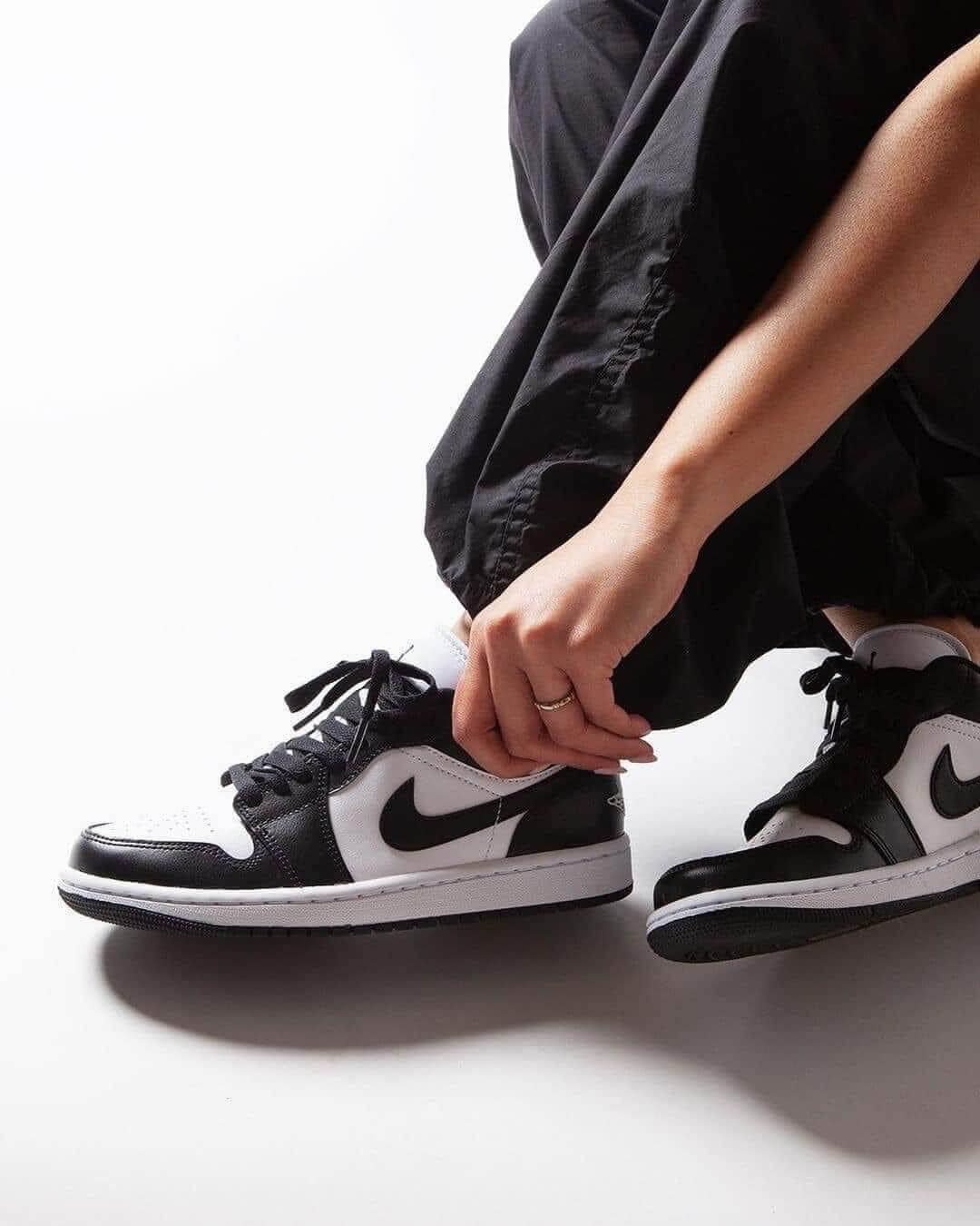 Nike Air Jordan 1 Low Panda - Image 3