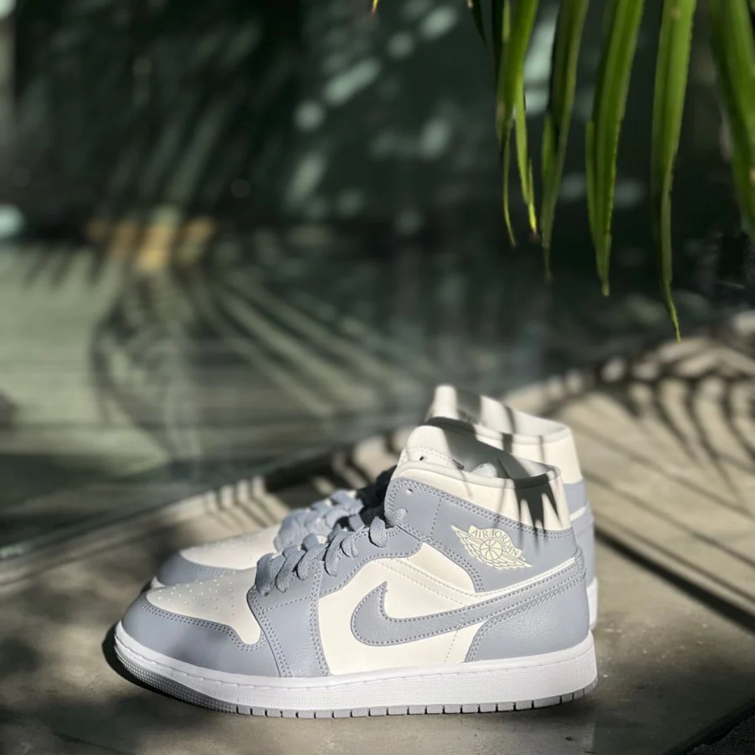 Nike Air Jordan 1 Mid Stealth - Image 2