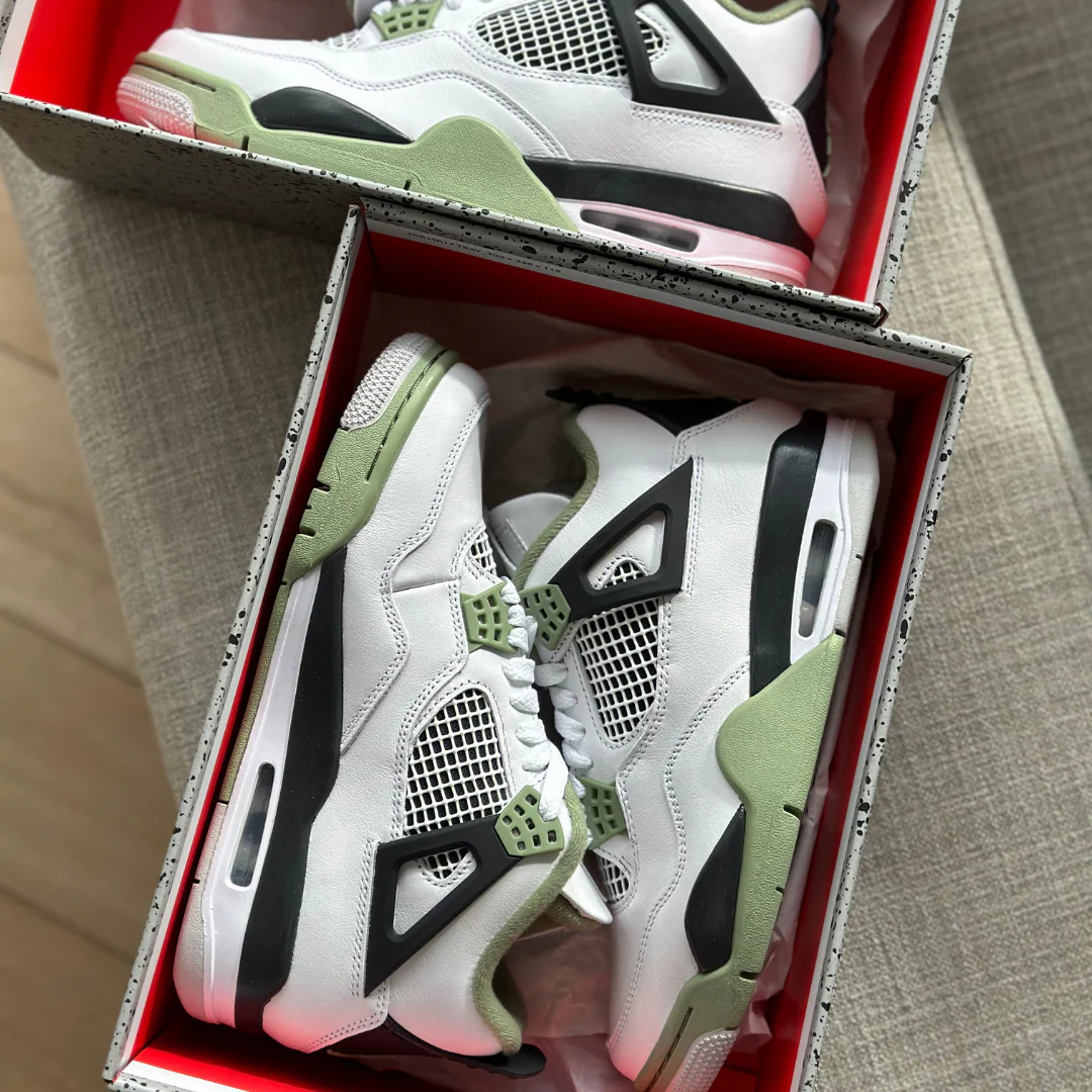 Nike Air Jordan 4 Seafoam - Image 4