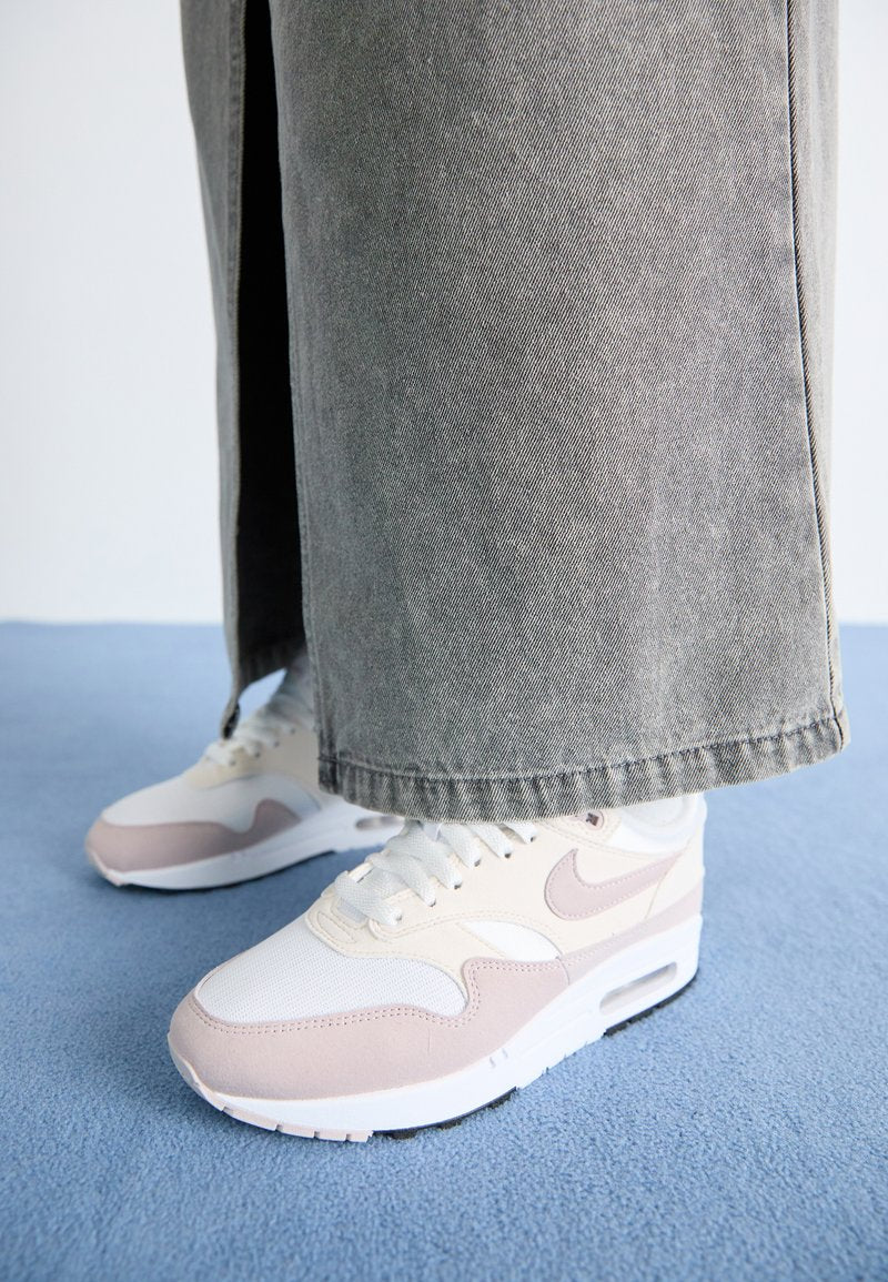 Nike Air Max 1 'Platinum Violet' - Image 2