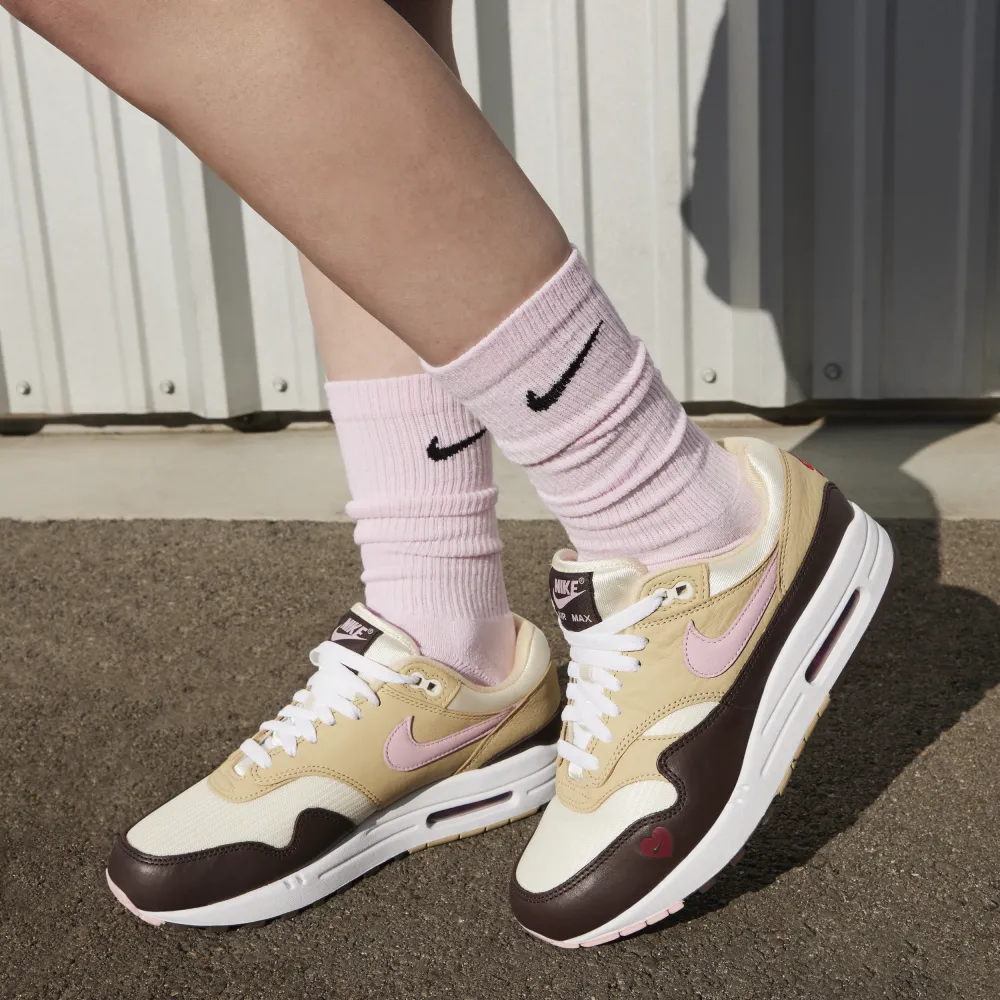 Nike Air Max 1 Valentine's Day 2024 - Image 2