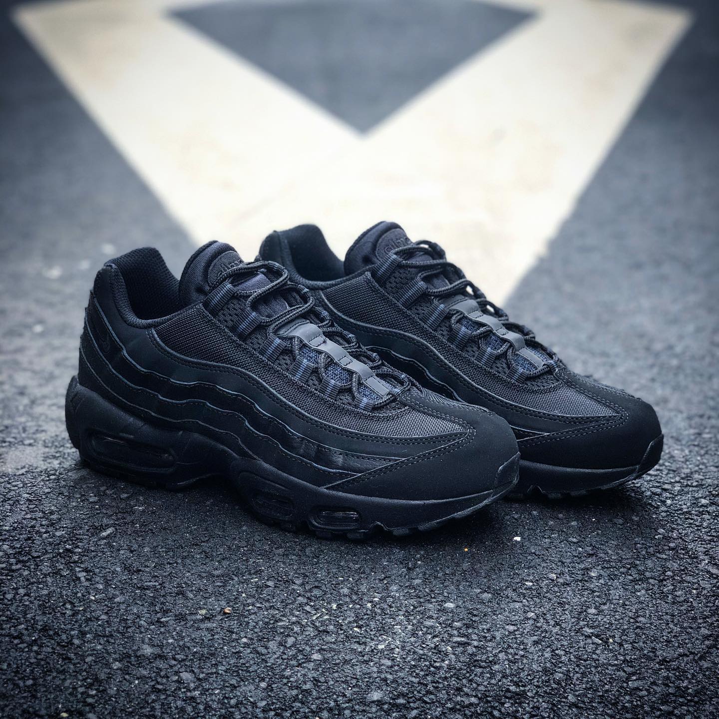 Nike Air Max 95 Triple Black - Image 2