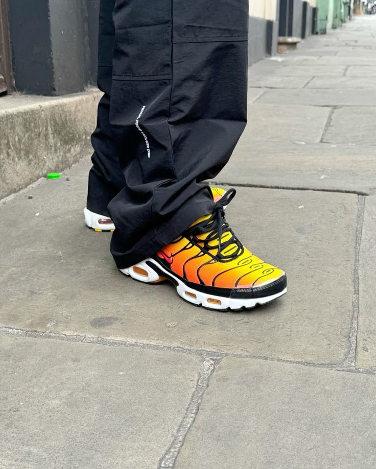 Nike Air Max Plus Sunset (2024) - Image 2