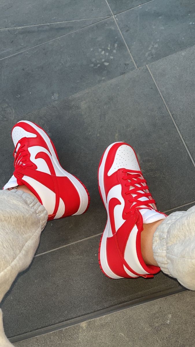 Nike Dunk High University Red - Image 2