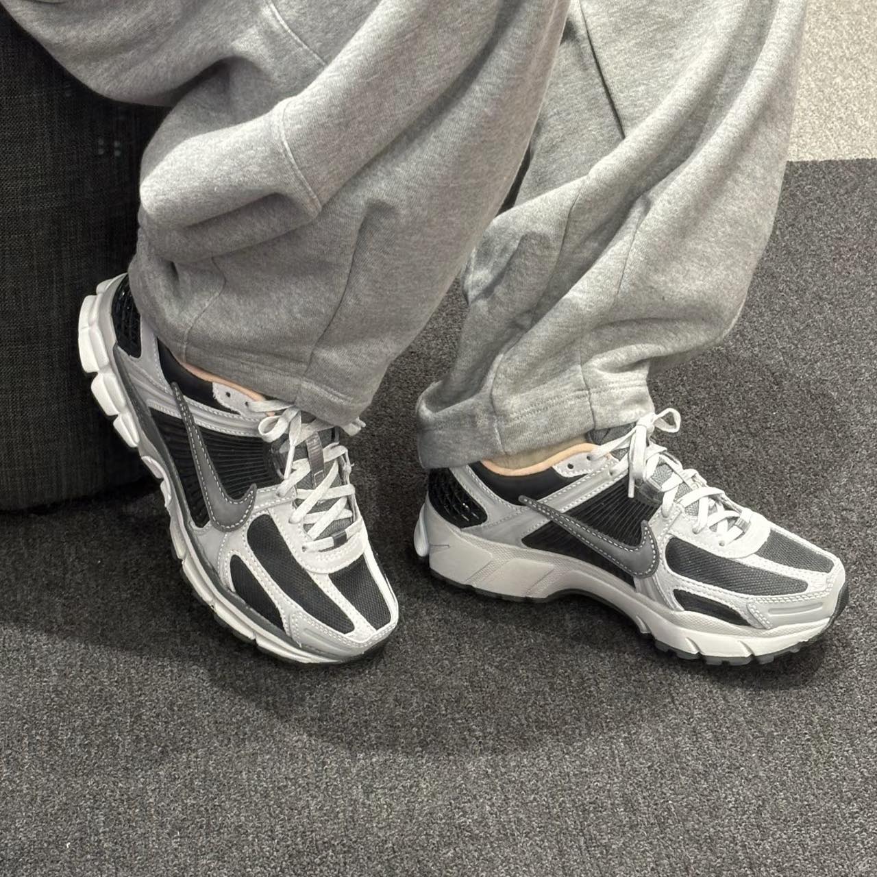 Nike Zoom Vomero 5 Dark Smoke Grey Vachetta - Image 2