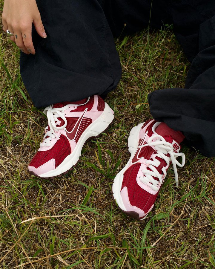 Nike Zoom Vomero 5 Pink Foam Team Red - Image 2