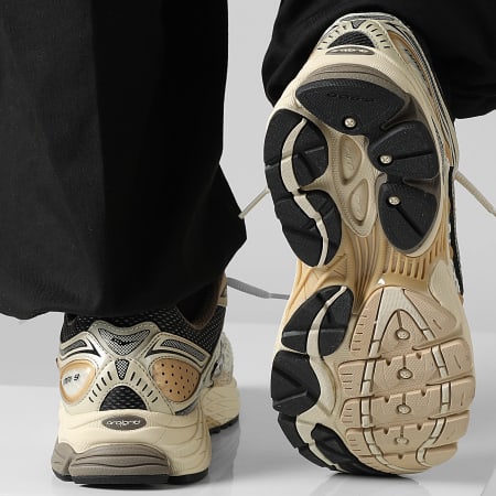 Saucony ProGrid Omni 9 Gold - Image 3