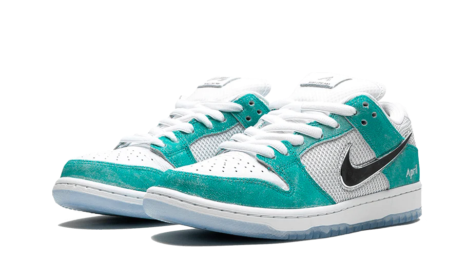 Nike SB Dunk Low April Skateboards - Image 3