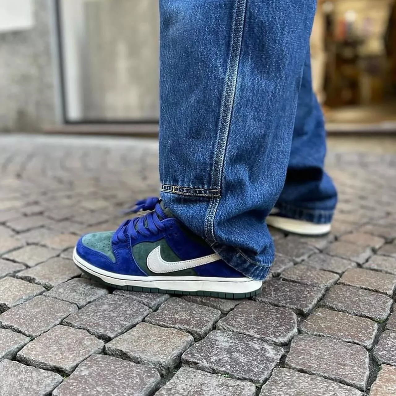Nike SB Dunk Low Deep Royal Blue - Image 2