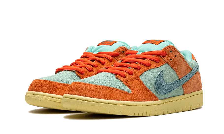 Nike SB Dunk Low Orange Emerald Rise - Image 3