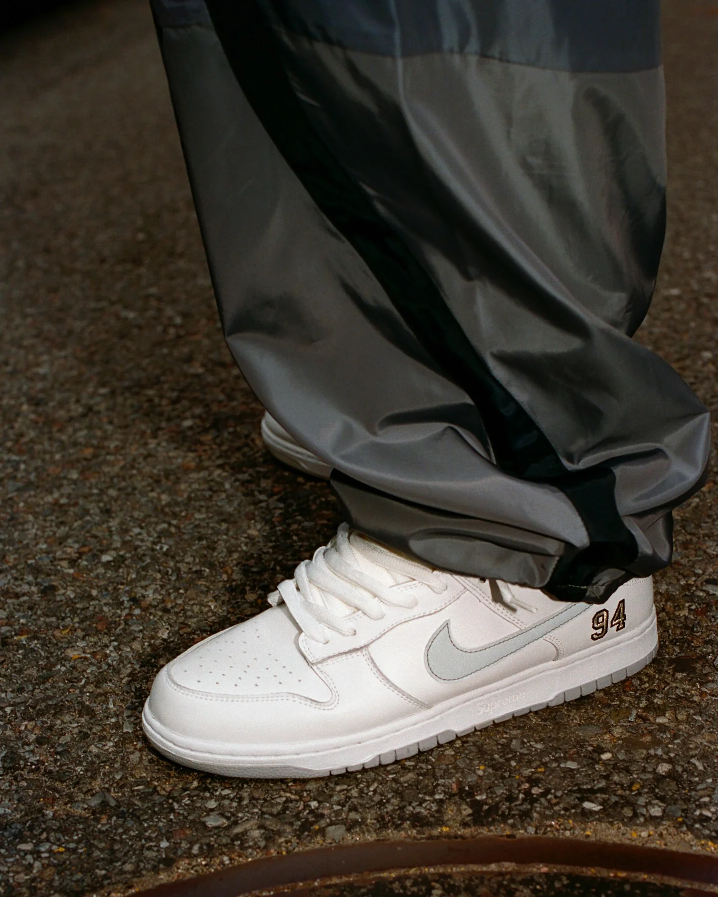 Supreme X Nike SB Dunk Low Pro White - Image 2