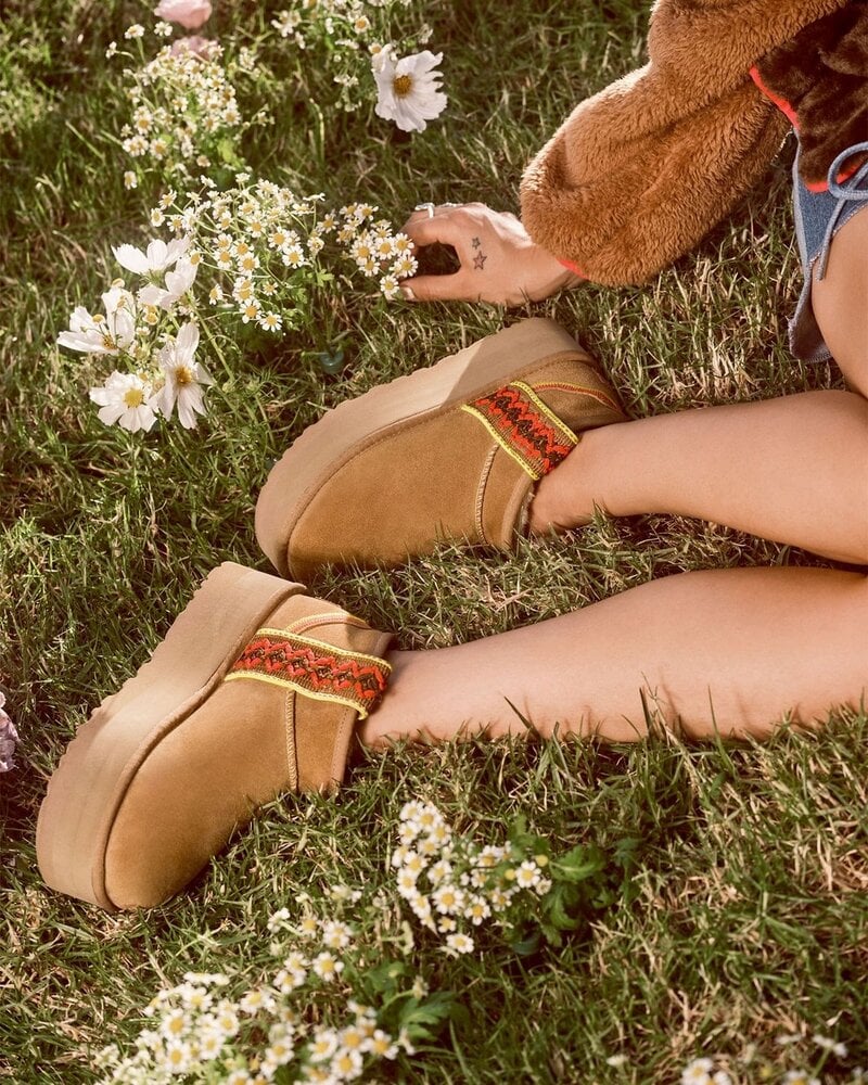 UGG Classic Ultra Mini Braid Boot Chestnut - Image 2