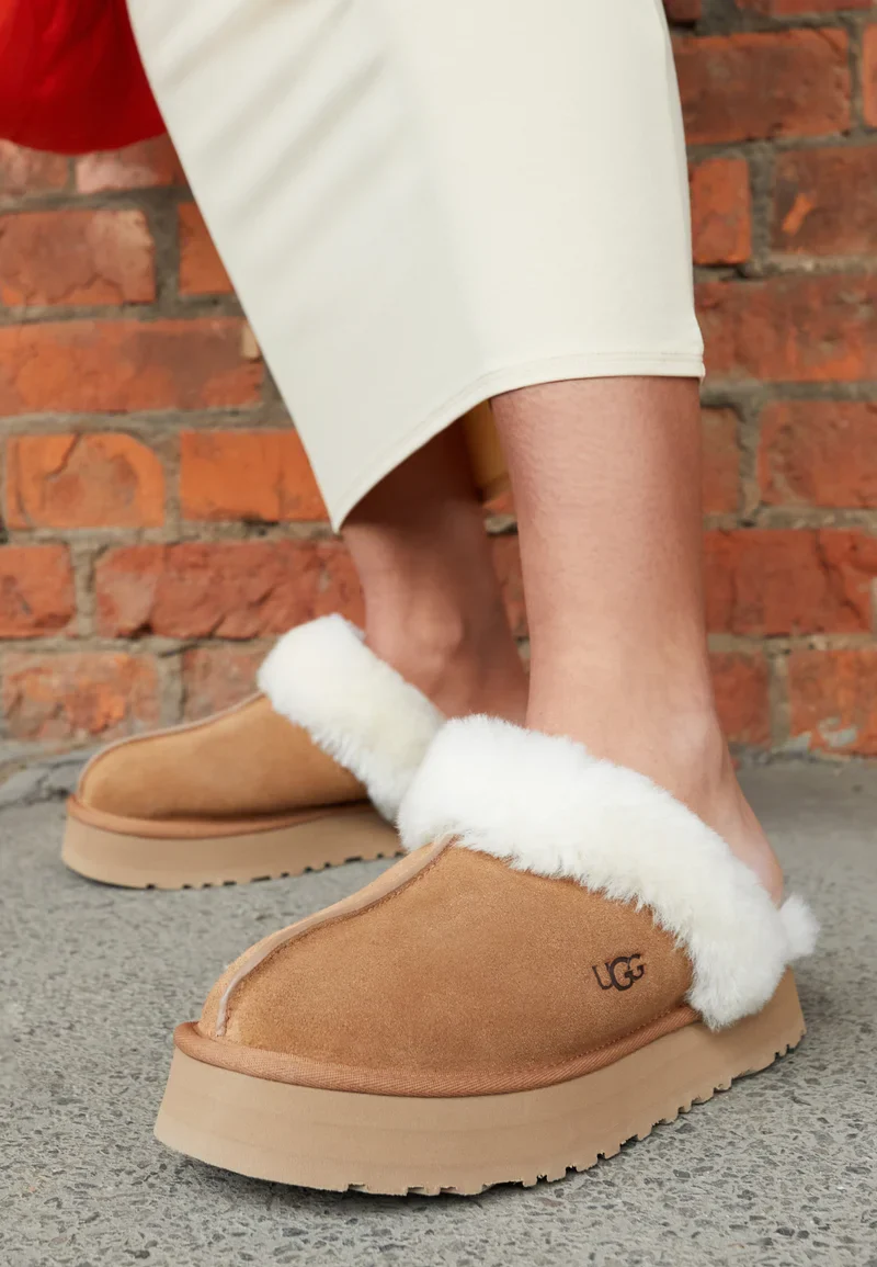 UGG Disquette Slipper Chestnut - Image 2