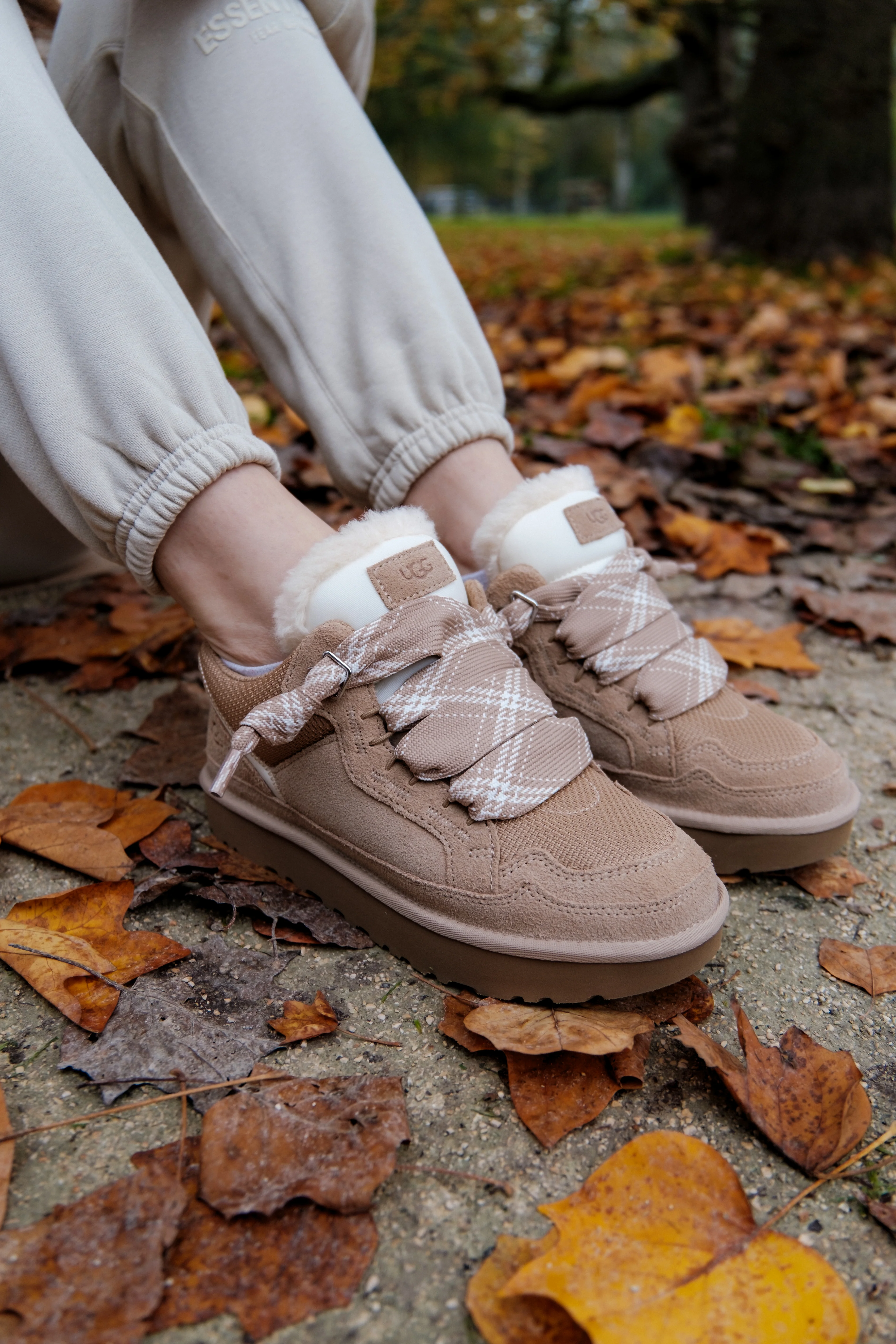 UGG Lowmel Sand - Image 2