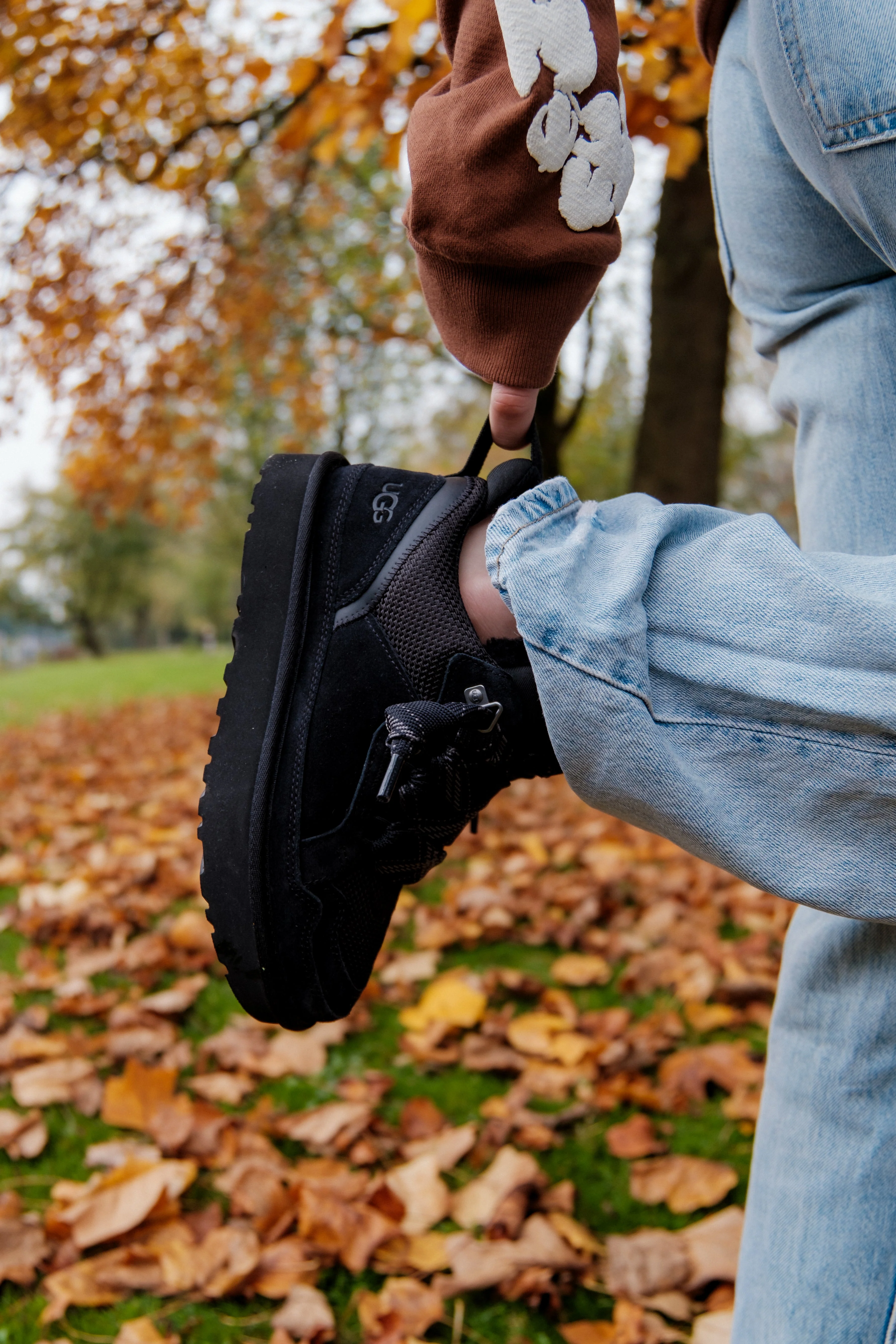 UGG Lowmel Black - Image 4