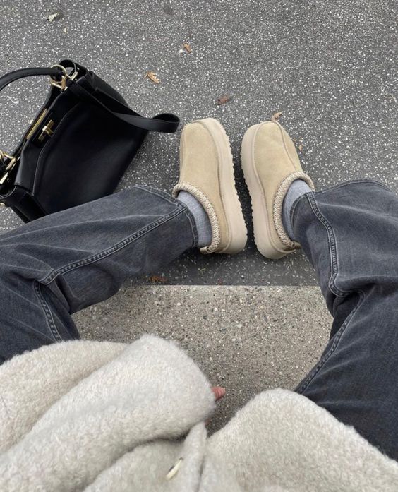 UGG Tazz Slipper Mustard Seed - Image 2