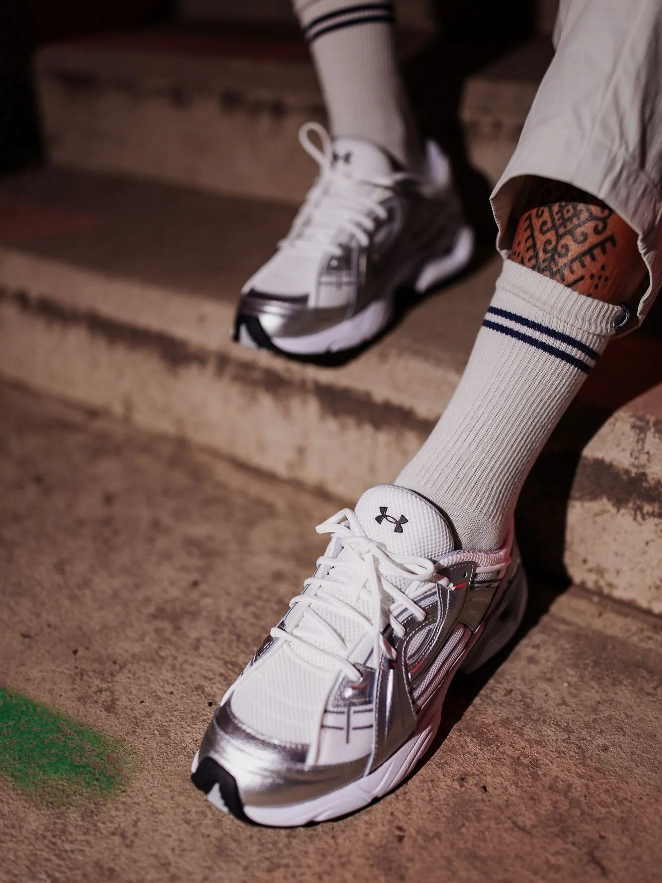 Under Armour UA Sola White Metallic Silver - Image 3
