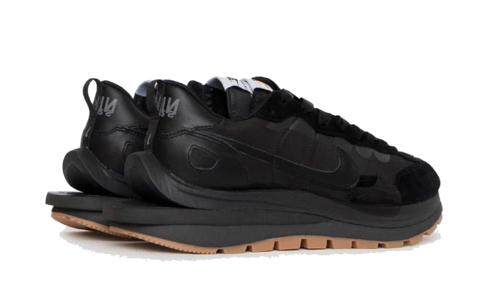Nike Vaporwaffle Sacai Black Gum - Image 3