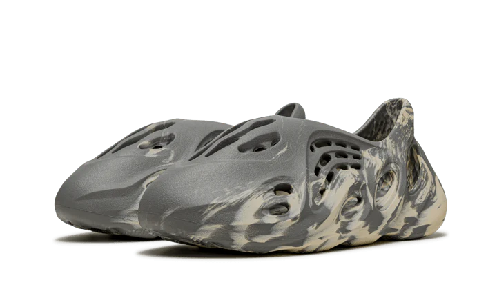 Adidas Yeezy Foam RNNR MXT Moon Gray - Image 2