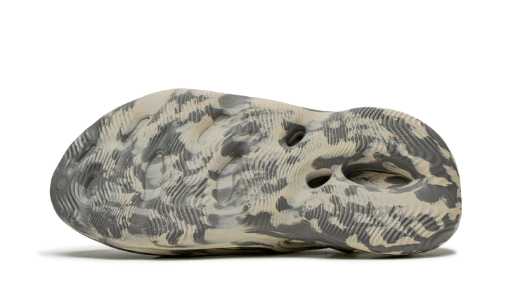 Adidas Yeezy Foam RNNR MXT Moon Gray - Image 4